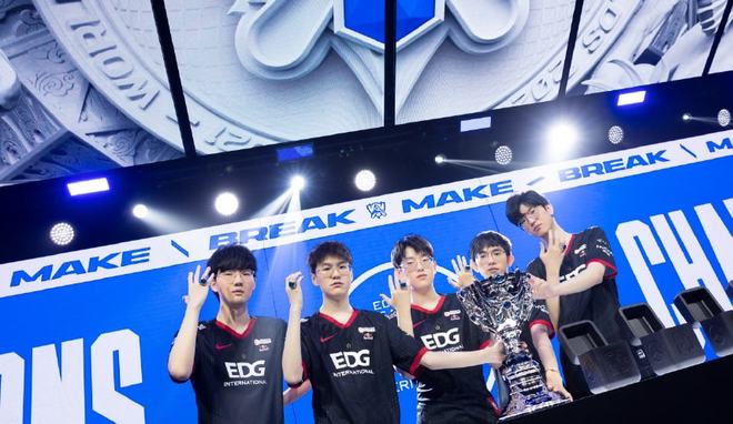 无论他们在 无论他们在