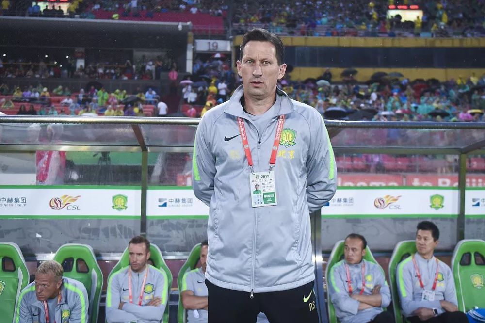 球队必须按 球队必须按